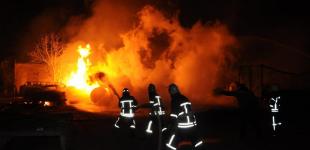 4 людини травмовані, знищені 18 автомобілів: вибух на автостоянці в Кропивницькому