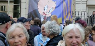 В Киеве под штабом Зеленского собрались сразу два митинга: чего хотели протестующие
