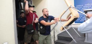 В Киеве напали на здание информационного агенства «Укринформ»