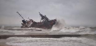 Под Одессой терпит бедствие танкер: операция по спасению моряков