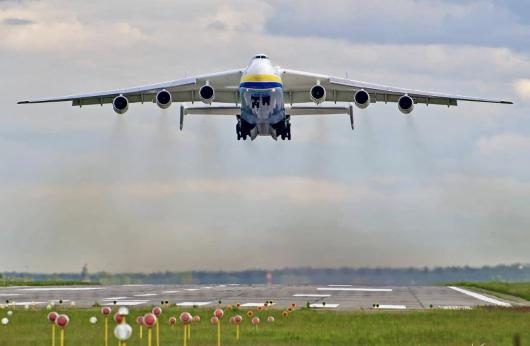 21 грудня 1988 року, 36 років тому, з аеродрому КБ Антонова у Святошині вперше піднявся у київське небо літак Ан-225 «Мрія»