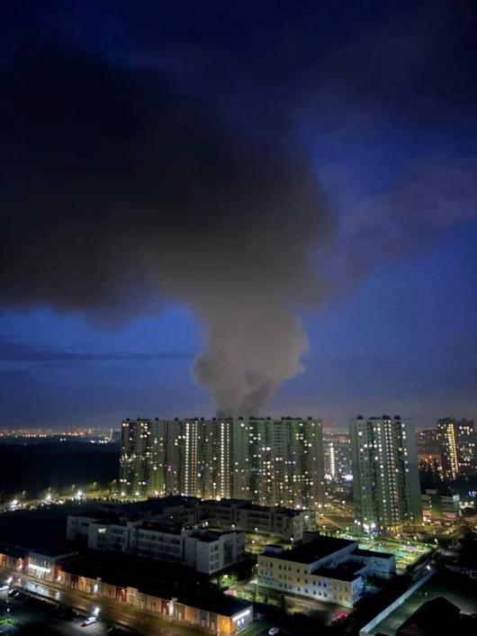 У Санкт-Петербурзі гримлять вибухи: горить стратегічне підприємство РФ