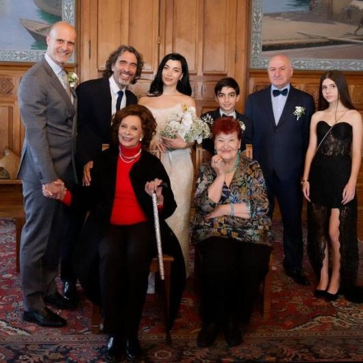 91-річна Софі Лорен зачарувала виглядом на весіллі сина з молодшою на 20 років дружиною: фото розпису