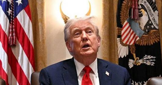 Роги чи німб: у Мережі обговорюють дивний знімок Трампа