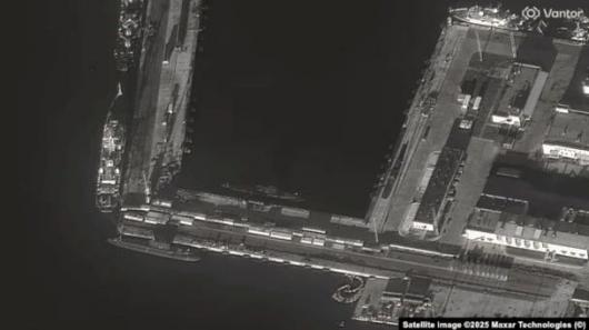 Пошкоджений причал і підводний човен: що видно на нових фото з Новоросійська