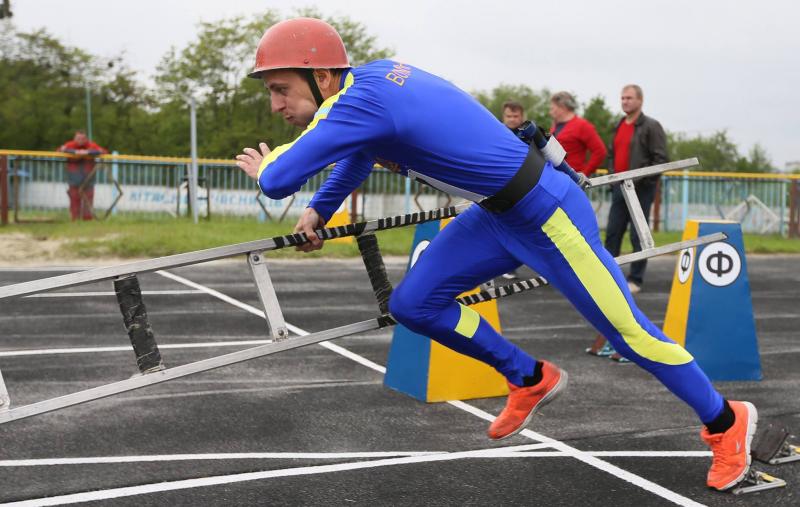 Прикладной спорт. Пожарно прикладной спорт. Пожарно-прикладной спорт одежда. Форма для пожарно прикладного спорта. Упражнения пожарно прикладного спорта.