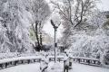 Українцям прогнозують «слизьку» неділю та сніжний початок тижня