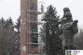 Во Львове ночью снесли 30-метровый символ СССР
