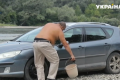 В Черновицкой области водителей штрафуют за мойку возле водоемов 
