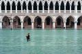 Венецию затопило из-за ошибки в прогнозе - не запустили дамбу