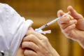 Шмыгаль уверяет, что смещение сроков не повлияет на COVID-вакцинацию