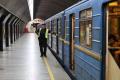 Маски, перчатки и дистанция: в Киеве назвали условия доступа пассажиров к метро