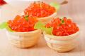 Как выбрать качественную красную икру на Рождество и Новый год