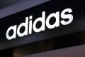 Adidas удалил с сайтов продукцию с советской символикой 