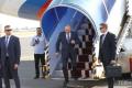 Приховувати хворобу стає все важче: Путін помітно кульгав на виході з літака в Ірані