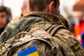 Українська армія на тлі виснаження пробує новий стиль рекрутингу – WSJ