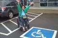 Всем людям с инвалидностью разрешили бесплатно парковаться