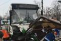 В Москве автобус въехал в остановку, есть пострадавшие