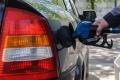 Ціни падають: скільки коштують бензин та дизель на АЗС