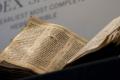 Найстарішу Біблію на івриті продали на аукціоні за понад $38 мільйонів: хто її купив 