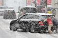 Европу завалило снегом, закрыты десятки трасс 