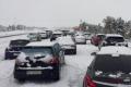 В Испании снегопады заблокировали тысячи авто на дорогах