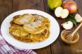 Оладки з яблуками: класичний рецепт смачного сніданку