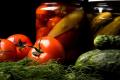 Які продукти небезпечно консервувати вдома: поради від експертів