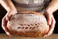 Ламати заборонено: що стародавні прикмети кажуть про хліб і хто його може нарізати