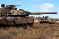Доправлення австралійських танків Abrams до України затримається: яка причина
