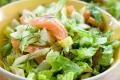 Салат із червоною рибою: рецепт легкої та корисної страви