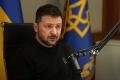 “Стоїть з голою д*пою і розповідає про племена”: Зеленський розкритикував розмови із Путіним