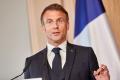 Макрон радить французам не обирати до парламенту ультралівих та ультраправих, - AP