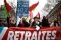 У Франції піднімуть пенсійний вік, що загрожує протестами