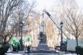 Близько 70% киян підтримують рішення влади демонтувати радянські пам’ятники, - опитування
