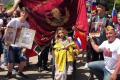 Россияне прошлись по улицам Лиссабона с флагами ЛДНР 