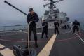 Американский эсминец Карни вошел в Черное море 