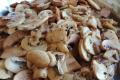 Чому смажені гриби стають гумовими: розкриваємо головну помилку