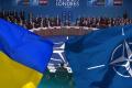НАТО змінює тон щодо Кремля і готує гроші для України вже без США — Politico