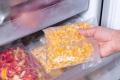 Ви зберігаєте їх неправильно: сім несподіваних продуктів, які варто заморожувати
