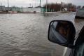Дорогу под Киевом затопило на 1,5 метра 