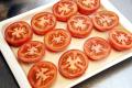 Хвилинний літній салат, який ніколи не набридає: просто наріжте помідори кружечками