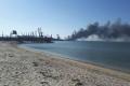 Окупанти поспіхом виводять кораблі з порту в окупованому Бердянську: що сталось