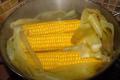 Як та скільки варити кукурудзу, що додати у воду, щоб вона була м'якою