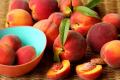 Чому потрібно їсти персики: антидепресант та інші корисні властивості фрукта та протипоказання