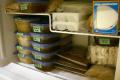 4 продукти, які ніколи не варто зберігати у морозильній камері: де їх краще зберігати