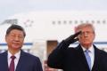 30-метрова червона доріжка та бенкет: Трамп із розмахом зустрів Сі, Путіна приймав значно скромніше.
