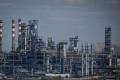 Найбільший НПЗ Росії призупинив роботу після удару України, - Reuters