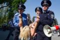 Беларусь открестилась от избиения Femen