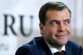 Медведев: Украина не сможет высидеть на двух стульях
